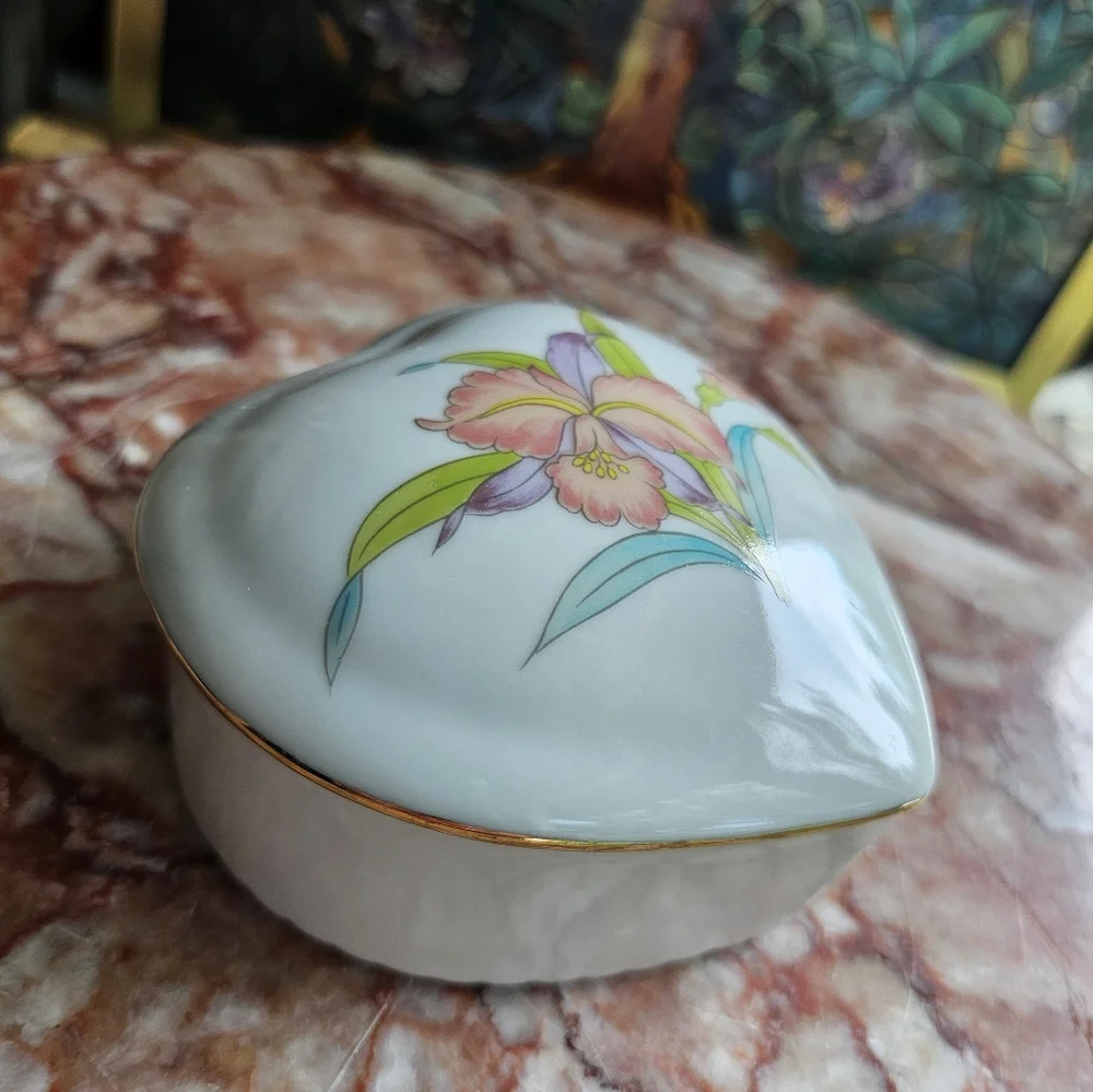 Vintage Otagiri Orchid Mist Porcelain Trinket Box